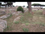 04644 ostia - regio i - insula xiv - caseggiato (i,xiv,6) - nordwestecke - bli ri westen - 09-2023.jpg